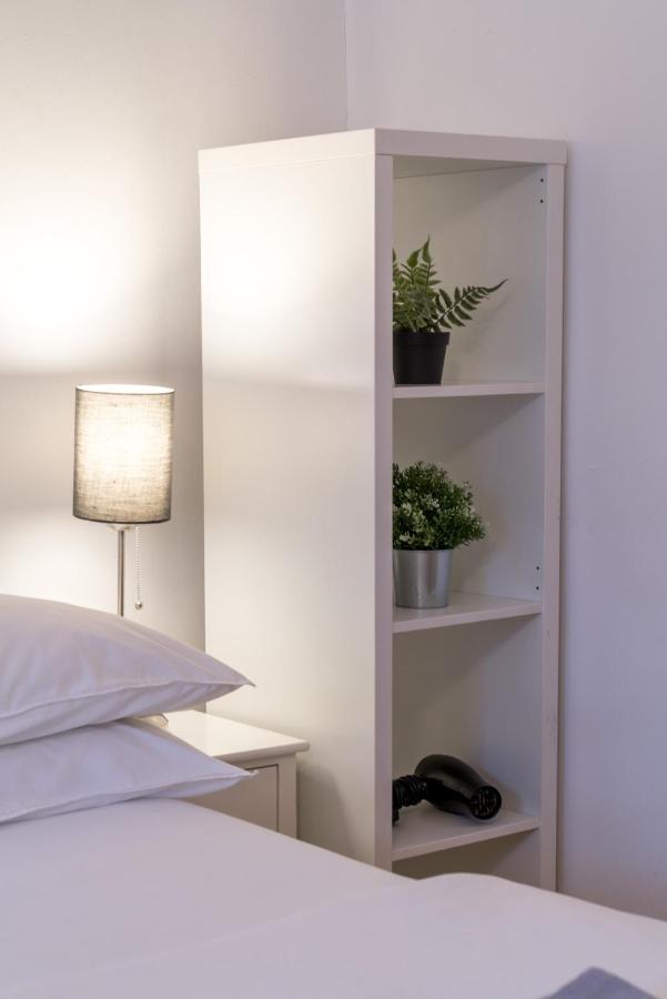 Soho & Covent Garden Apartment, Sleeps 3 런던 외부 사진
