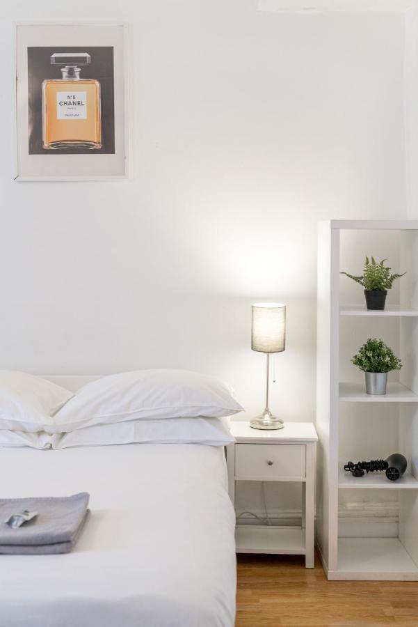 Soho & Covent Garden Apartment, Sleeps 3 런던 외부 사진